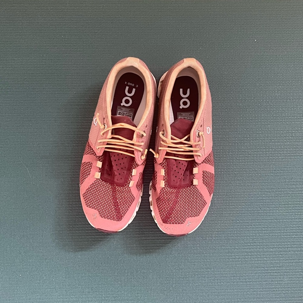 On Cloud Tennis Shoes - Coral, 7.5 W